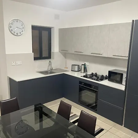 Mansfield Place Apartment