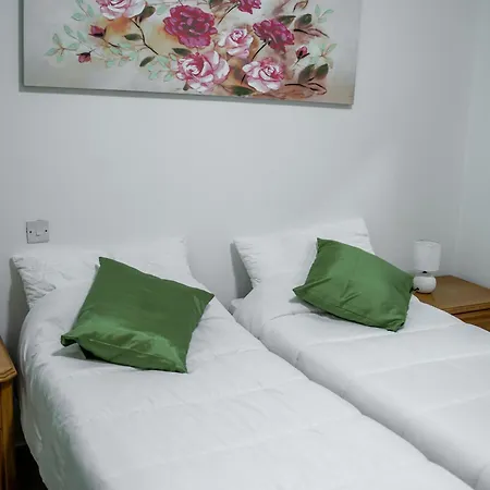 Апартаменты Mansfield Place Слима