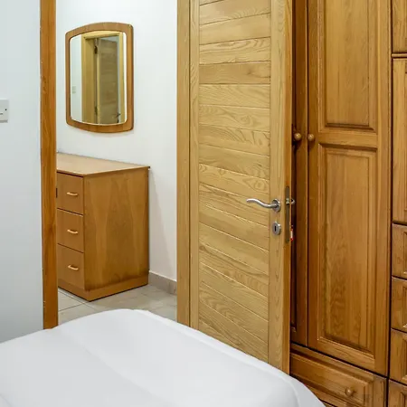 Mansfield Place Apartment
